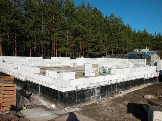 Особенности строительства из пористого бетона